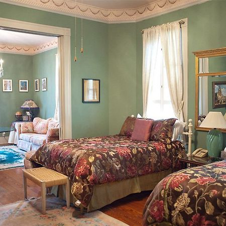 Arbor House Suites Bed And Breakfast Сан-Антоніо Екстер'єр фото
